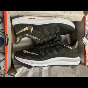 nike quest camo mens trainers